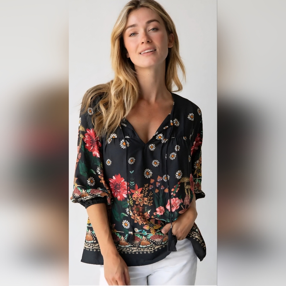 NATURAL LIFE MARIBEL BLACK FLORAL MUSHROOM TOP